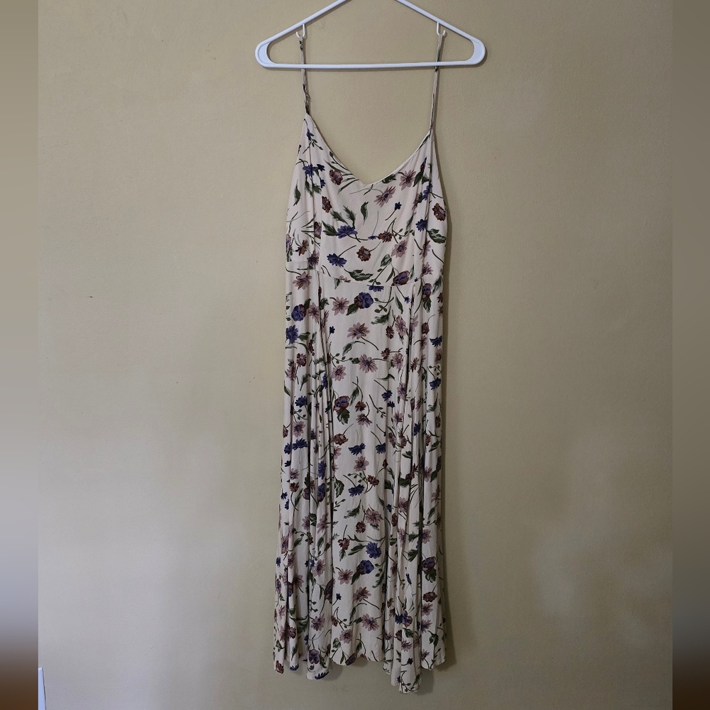 Flattering Cream Floral Midi Dress
